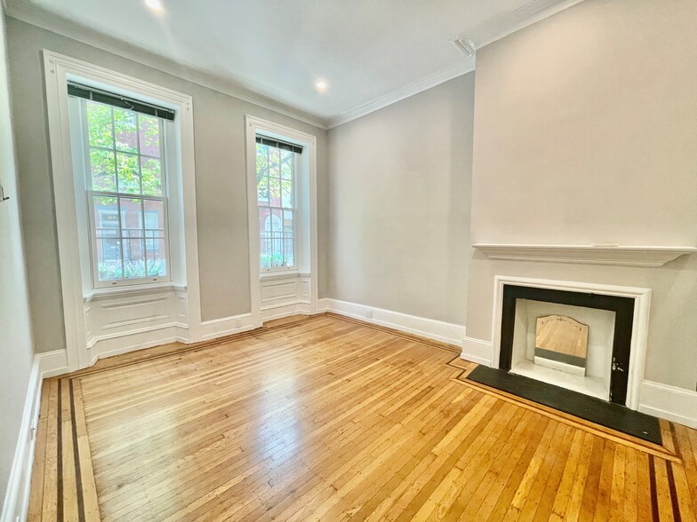 Bright and spacious - 320 S 16th St