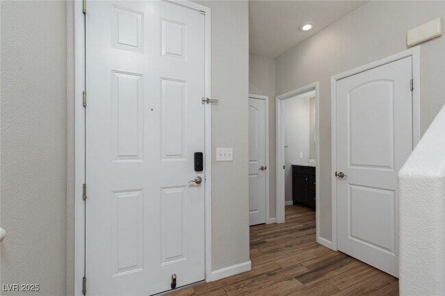 Building Photo - 6255 W Arby Ave