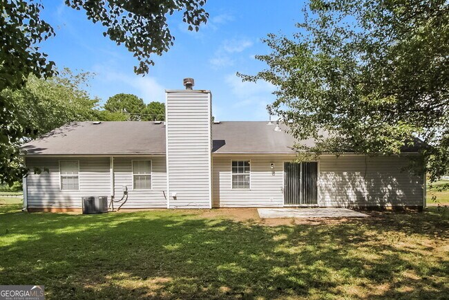 Building Photo - 61 Eva Dr