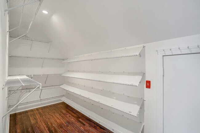 Building Photo - 57 Highwood Terrace