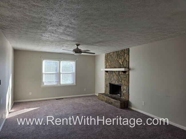 Building Photo - Georgous 3 Bedroom, 2 Bath home with lots of upgrades