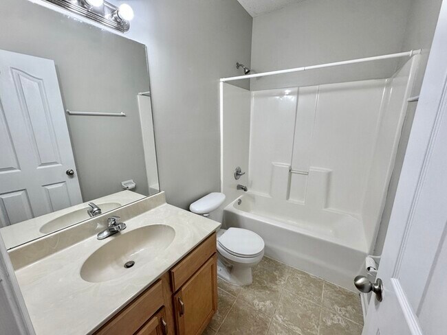Building Photo - 12240 Longleaf Oak Trail