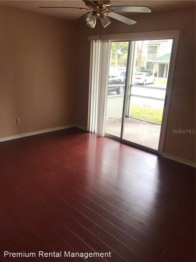 Building Photo - 2 br, 1 bath House - 6118 Westgate Dr #104