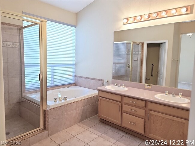 Building Photo - 2700 Copper Cove Dr