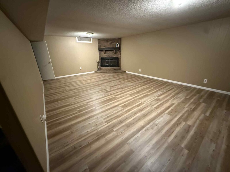 Building Photo - 1324 N Crestline St