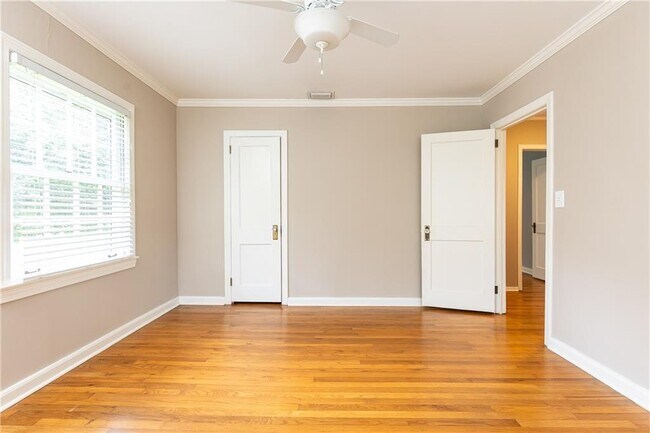 Building Photo - 1311 Roxboro Dr NE