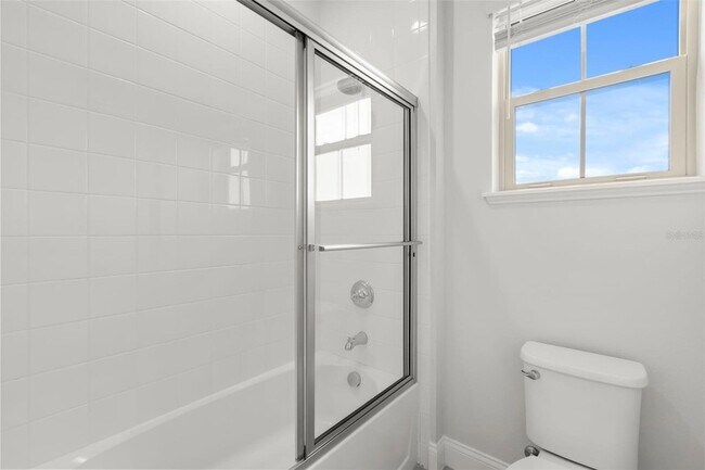 Building Photo - 10511 Royal Cypress Way