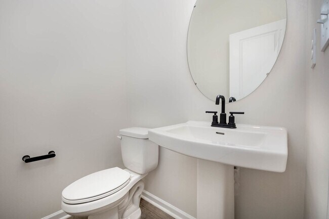 Building Photo - BEAUTIFUL TOWNHOME IN TERRACES AT FARMINGTON