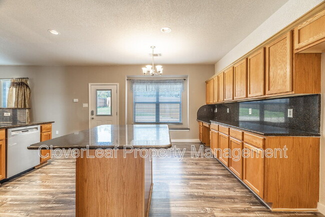 Building Photo - 407 Marbella Vista