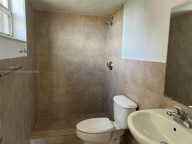 Building Photo - 8950 SW 69th Ct