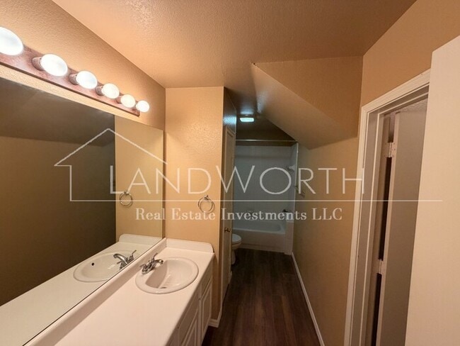 Building Photo - 241 Rentz Pl Cir