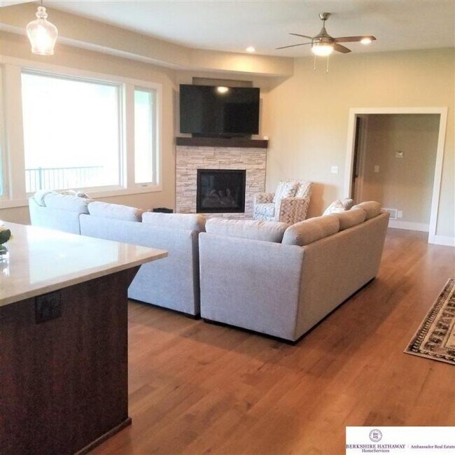 Building Photo - 4 bedroom in Omaha NE 68022
