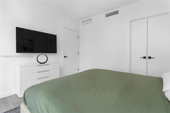 Building Photo - 227 NE 2nd St