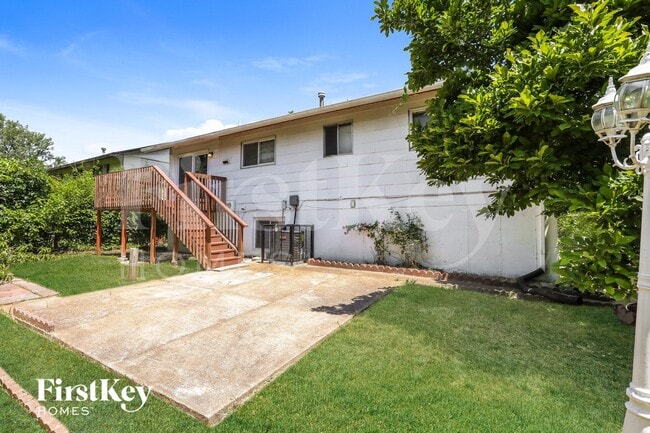 Building Photo - 1246 Borden Dr