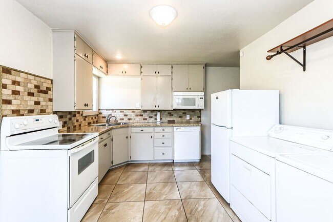 Building Photo - Pre-Leasing for Fall With Lawn and Alarm Service! - Charming 2 Bedroom 1 Bath!