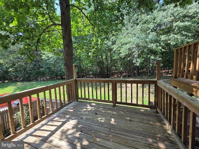 Building Photo - 15040 Cherrywood Dr