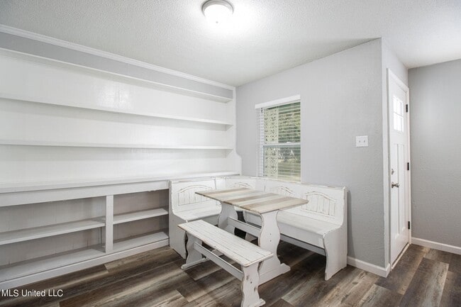 Building Photo - 226 Milray Ln