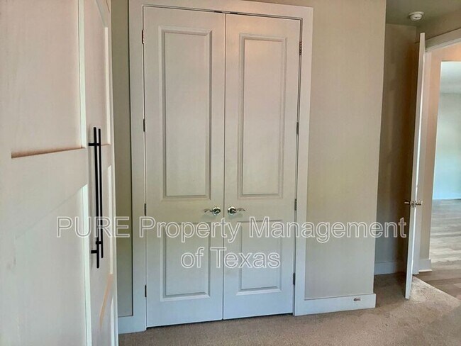 Building Photo - 8315 Laughlin Ln