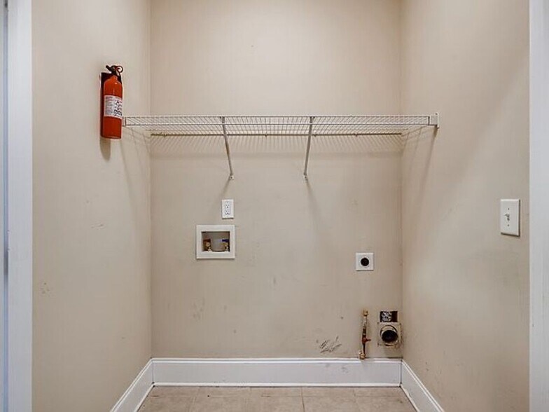 Building Photo - 1693 Mosaic Way