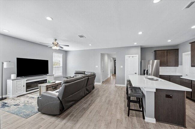 Building Photo - 33002 Carolyns Perfection Lp