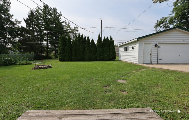 Building Photo - 455 Morgan Ln