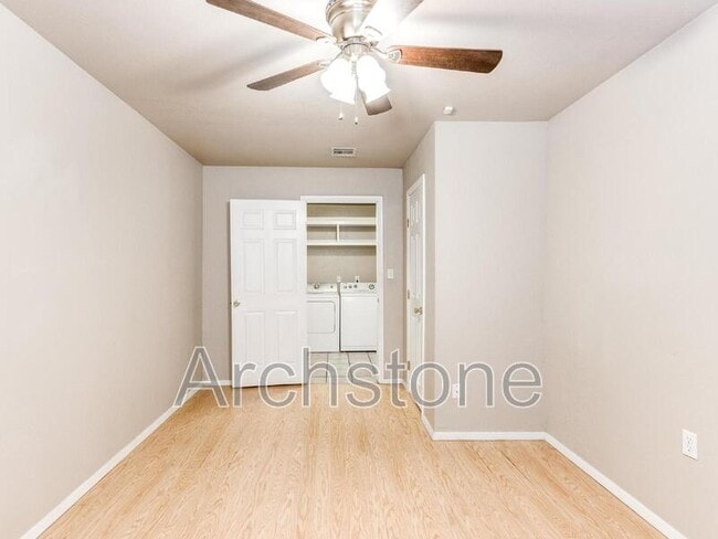 Building Photo - 501 S Santa Fe Dr