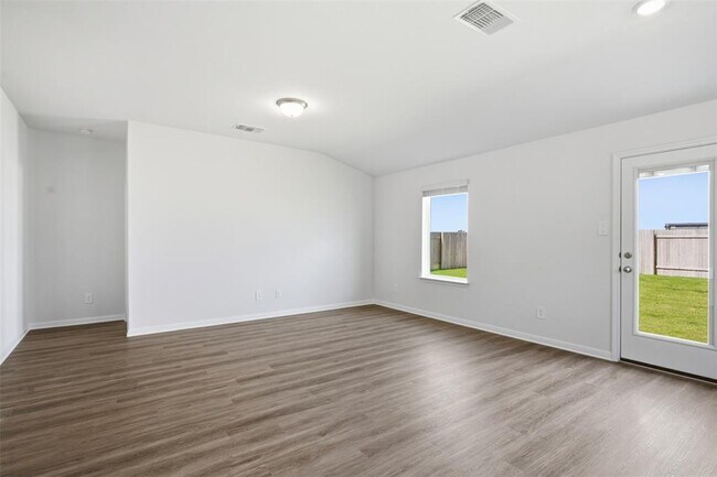 Building Photo - 121 Honey Bee Rd