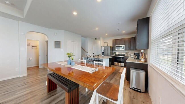 Building Photo - 963 Harper Ln