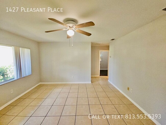 Building Photo - 1427 Pleasant Pl