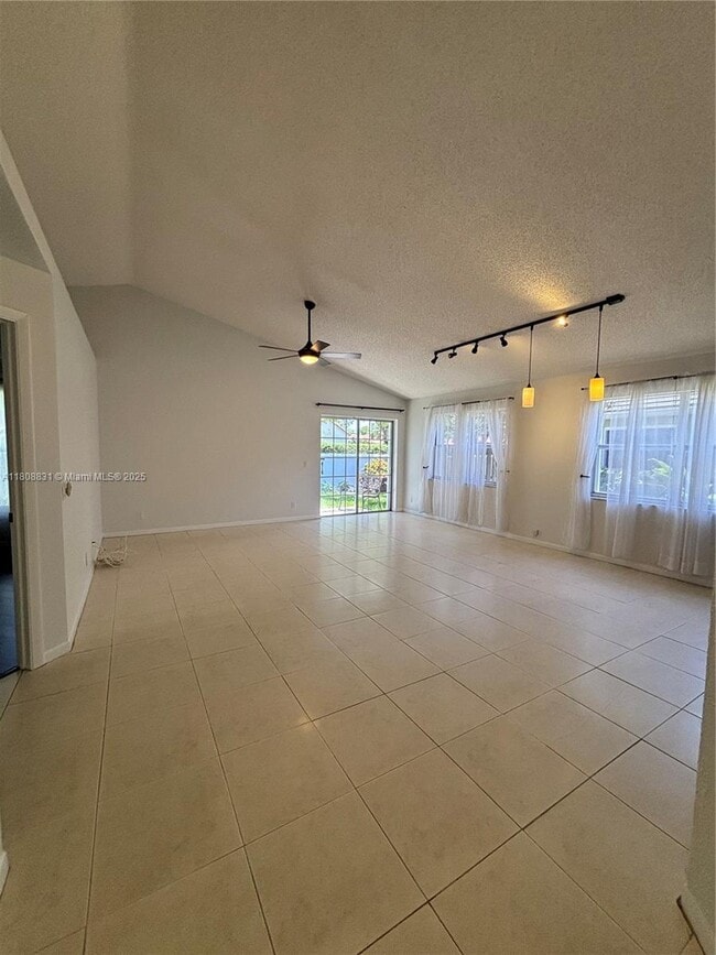 Building Photo - 9366 Arborwood Cir