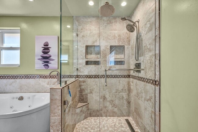 Building Photo - FULLY FURNISHED MOUNTAIN VIEW RETREAT with HOT TUB, RV PARKING & NO HOA
