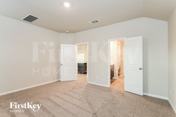 Building Photo - 15007 Maskette Ave