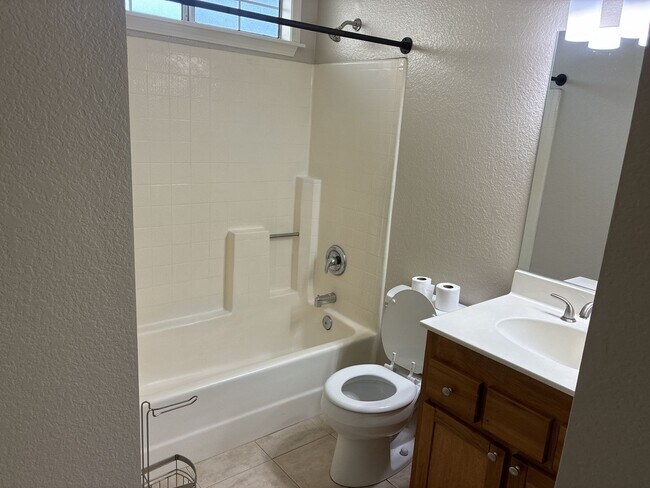 Building Photo - 3 Bedrooms with big backyard-CALL FOR OUR MOVE IN SPECIAL