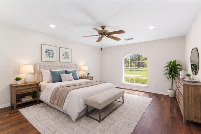 Building Photo - 7825 Hughes Ranch Rd