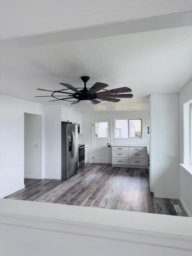 Building Photo - Completely Remodeled 3 Bedroom with Amazin...