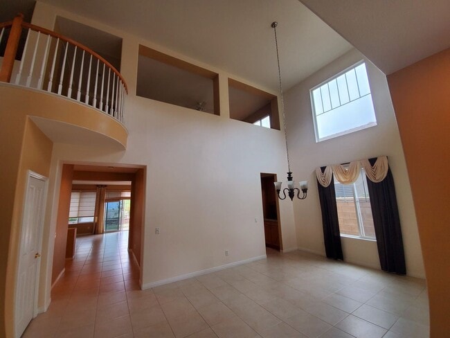 Building Photo - GORGEOUS Executive Home. OFFICE /LOFT/ GRE...