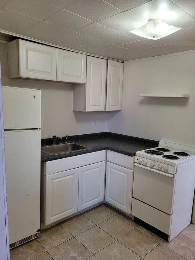 Building Photo - 38 N Earl St