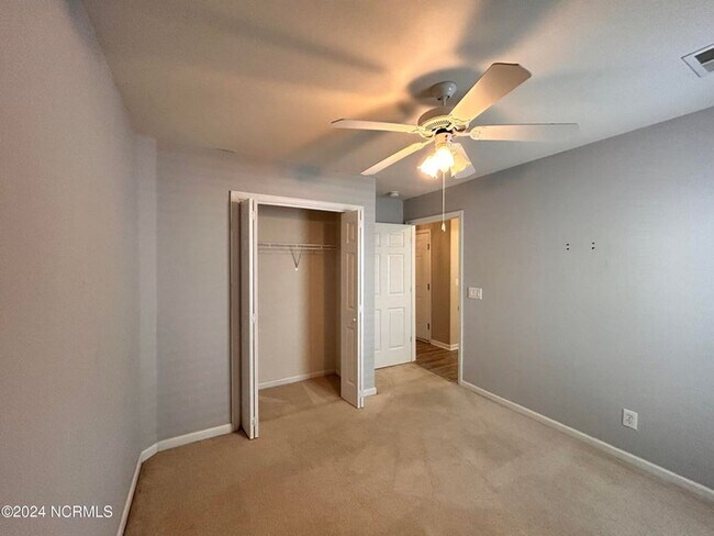 Building Photo - Beautiful brick home in sought-after Sandp...