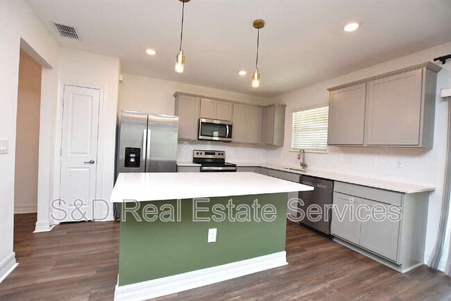 Building Photo - 3857 Capri Coast Dr