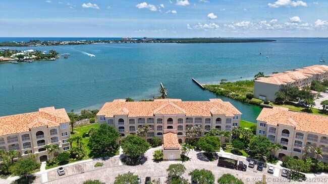Building Photo - 3 Harbour Isle Dr E