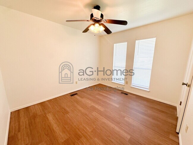 Building Photo - 909 Cherrywood Ln