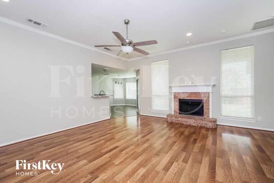 Building Photo - 101 Canterbury Dr