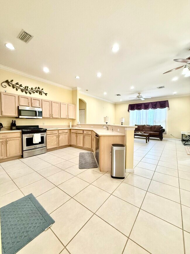 Building Photo - 408 North Key Lime Square SW