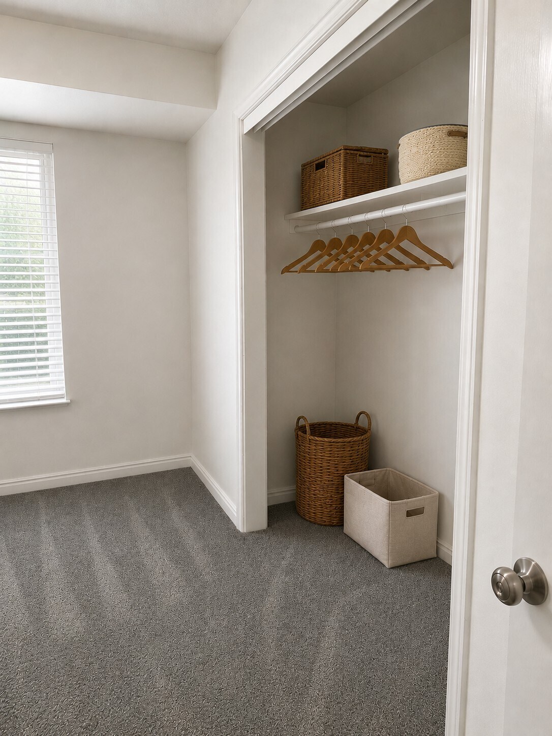 Bedroom Closet - 926 E. Bates Canyon Rd