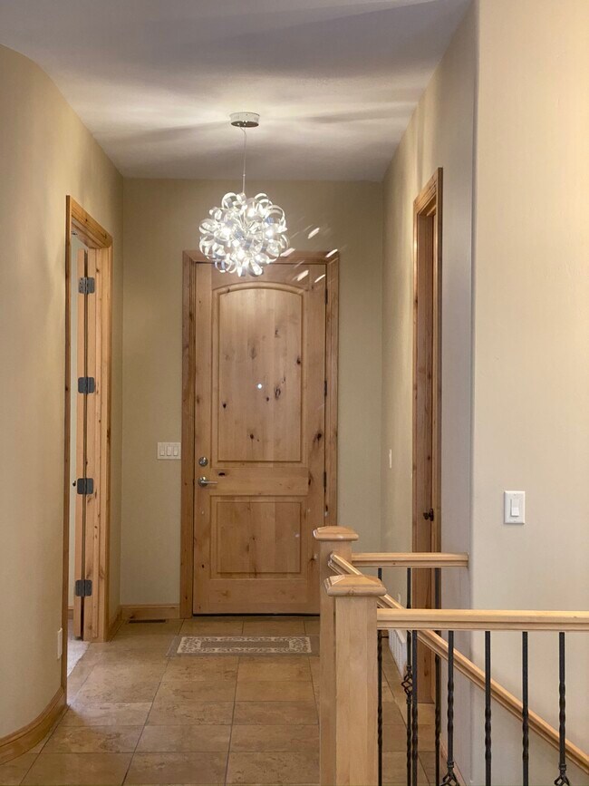 Building Photo - 11521 S Black Forest Dr