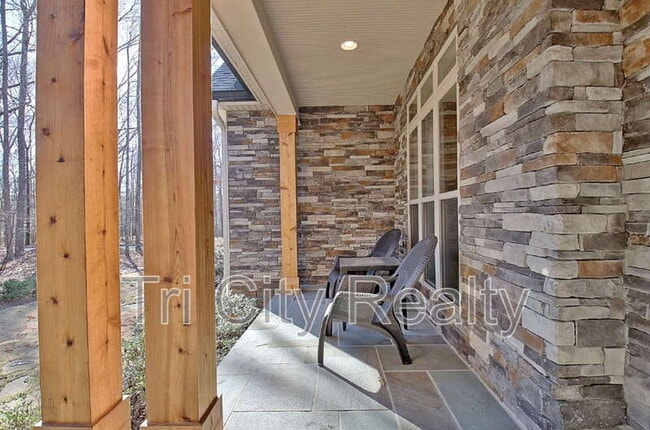 Building Photo - 175 Ridgeway Ct