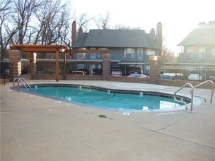 Community pool, no lifeguard - 11525 N Meridian Ave