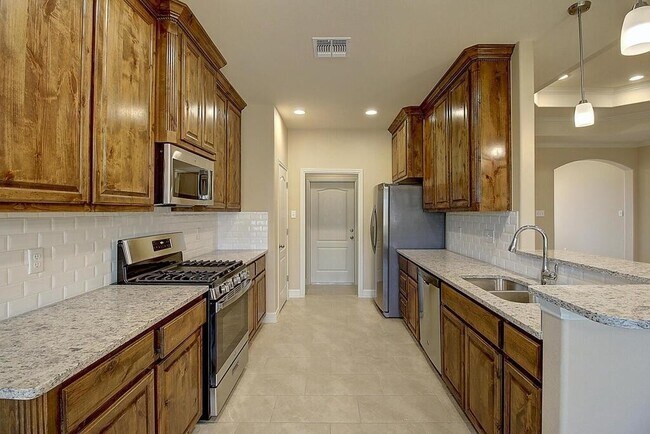 Building Photo - 7510 Sable Creek Dr