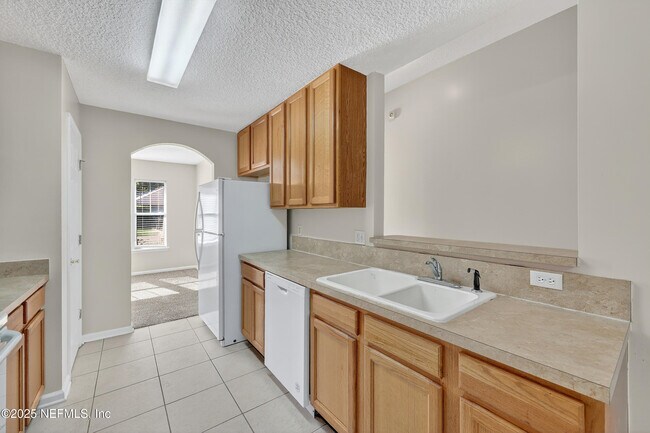 Building Photo - 9205 Redtail Dr