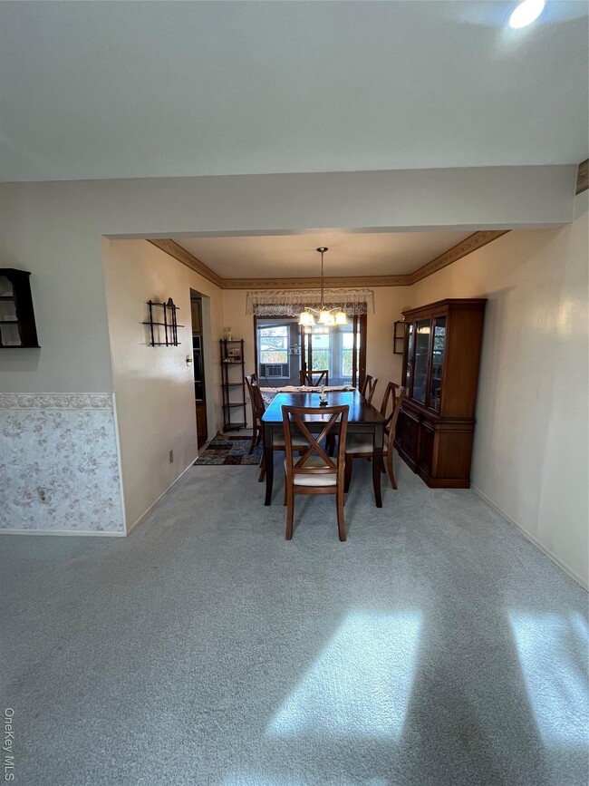 Building Photo - 27 Douglass St